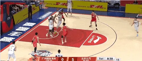 广发APP下载-斯佩尔曼三分坚决出手再中，北京开局打出8-0领先广州