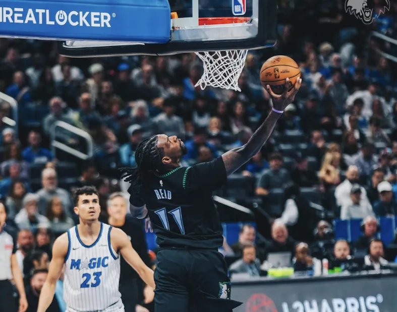 广发体育APP-芬奇谈里德：我特别喜欢他在防守端强硬、拼抢凶狠的表现